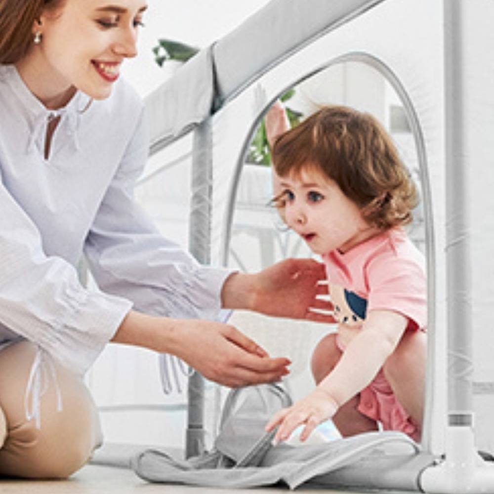 Infant Play Yard: image 3
